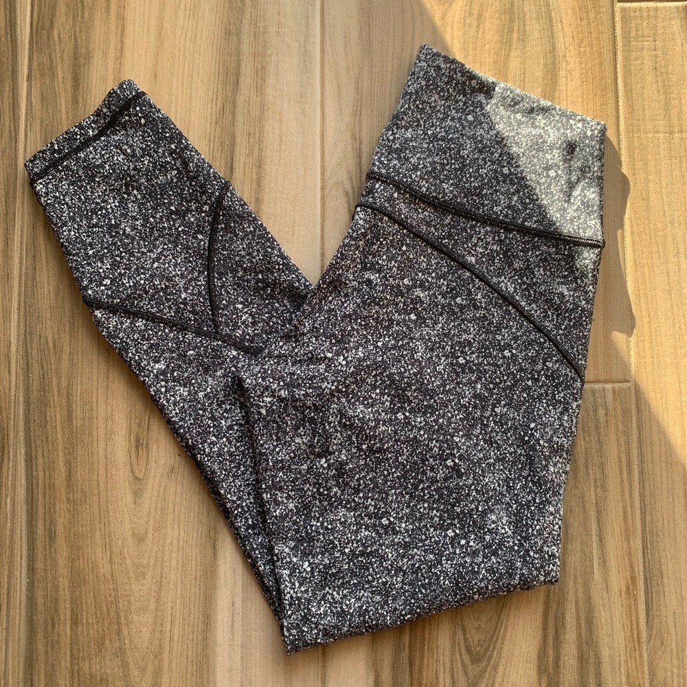 Lululemon NWOT in movement 25”